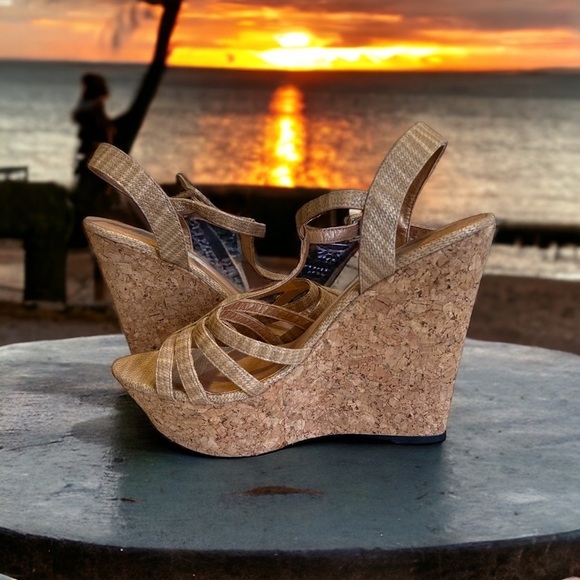 De Blossom Collection cork wedge platform sandals made with vegan faux leather - Picture 12 of 16